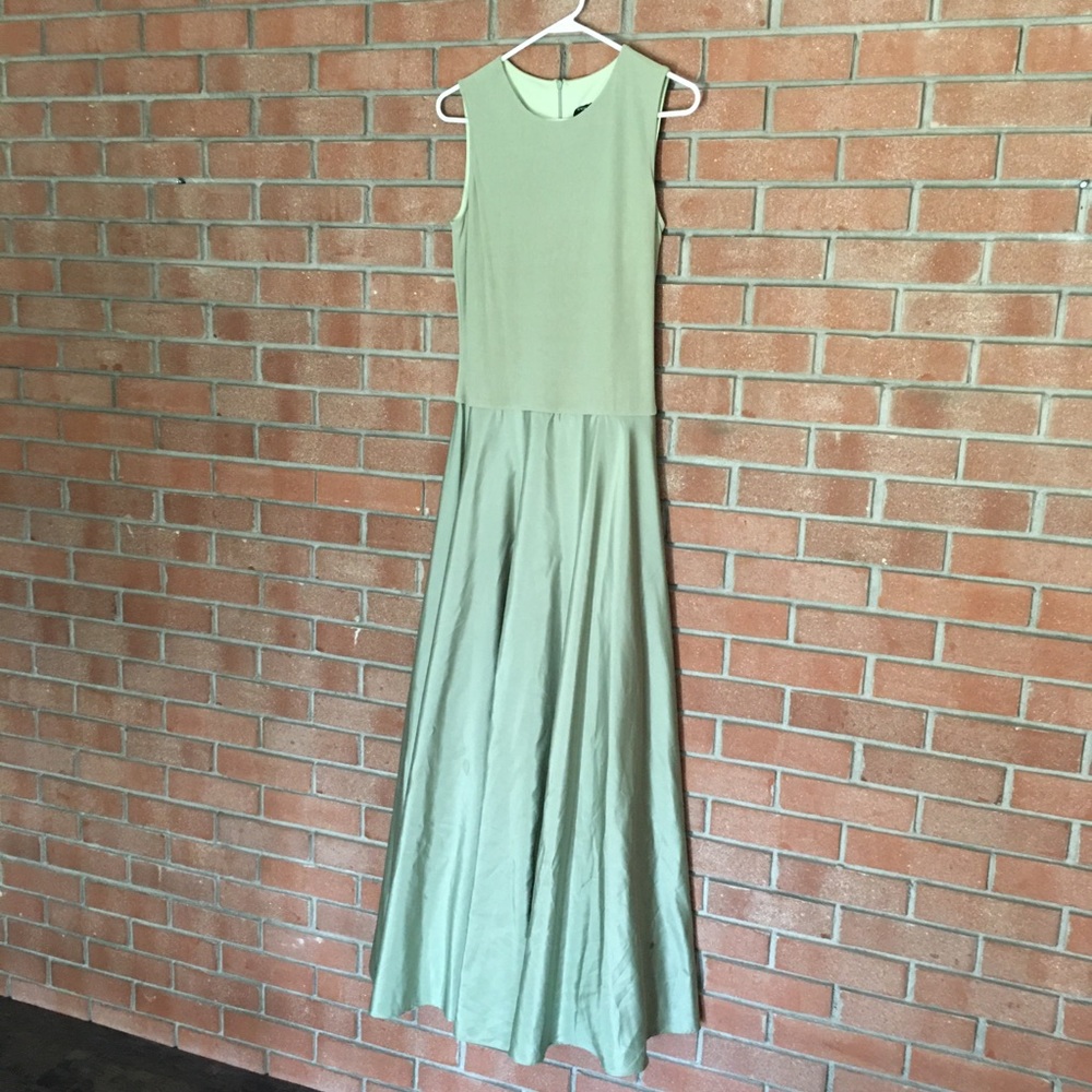 Women’s gown/formal-worn once
